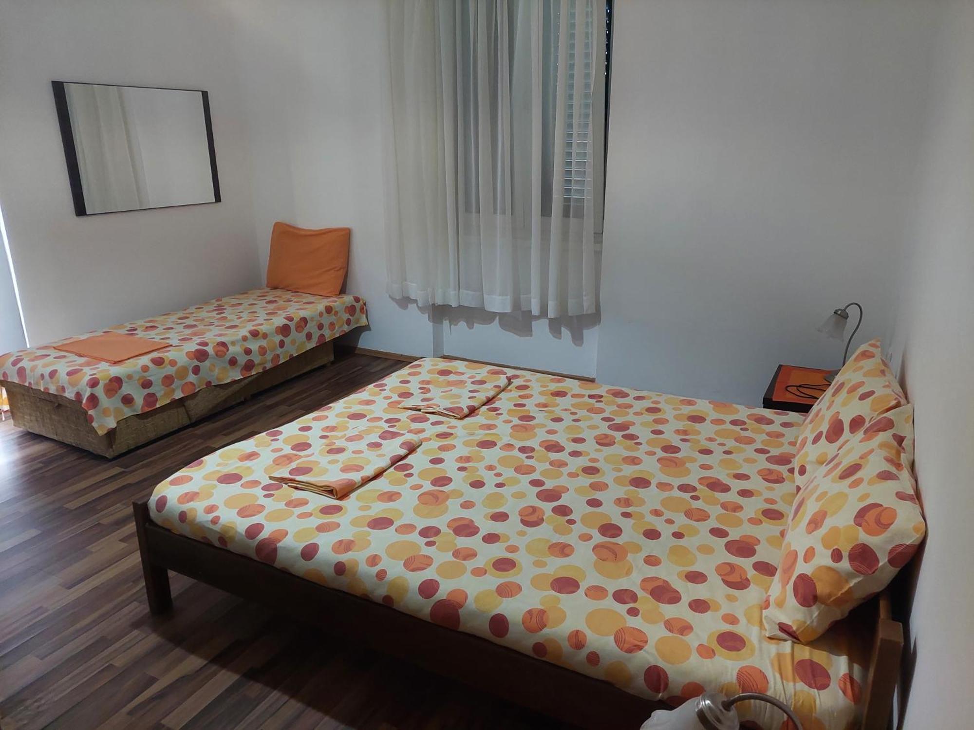 Kjara Apartments Тиват Екстериор снимка