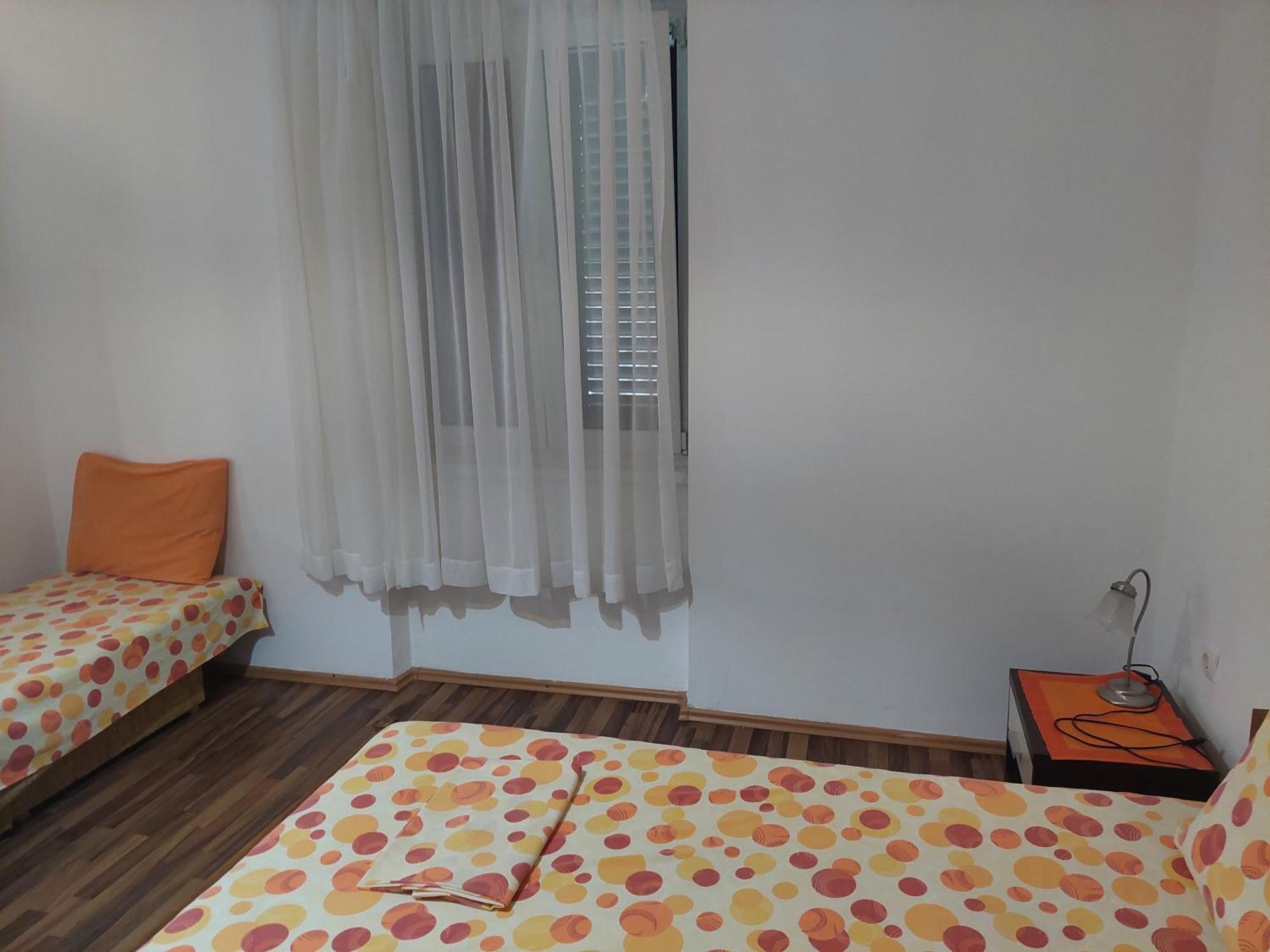 Kjara Apartments Тиват Екстериор снимка