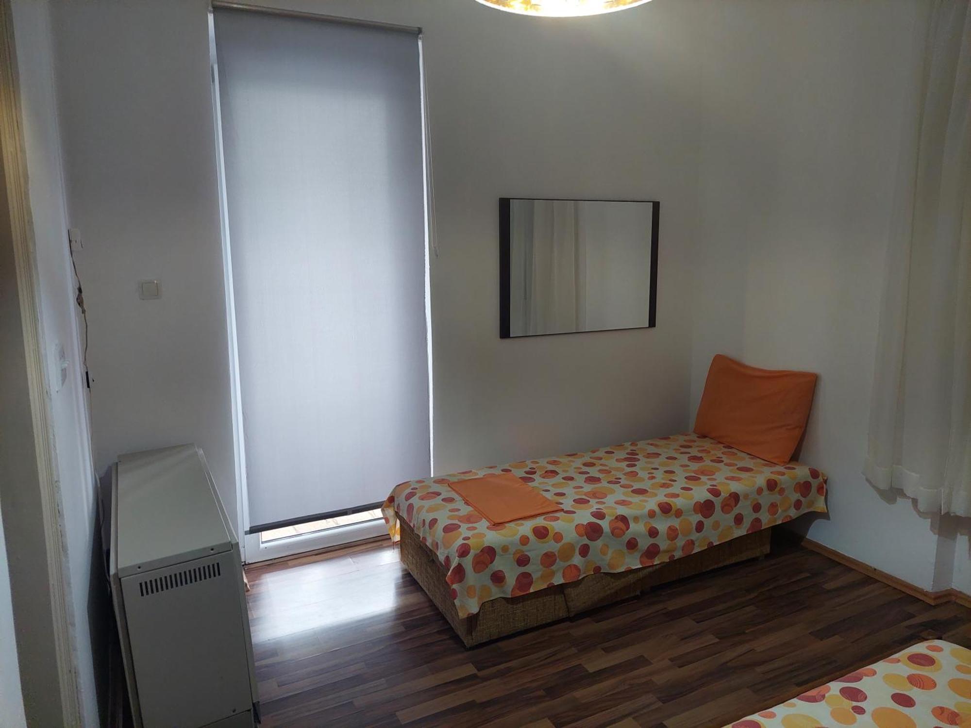 Kjara Apartments Тиват Екстериор снимка