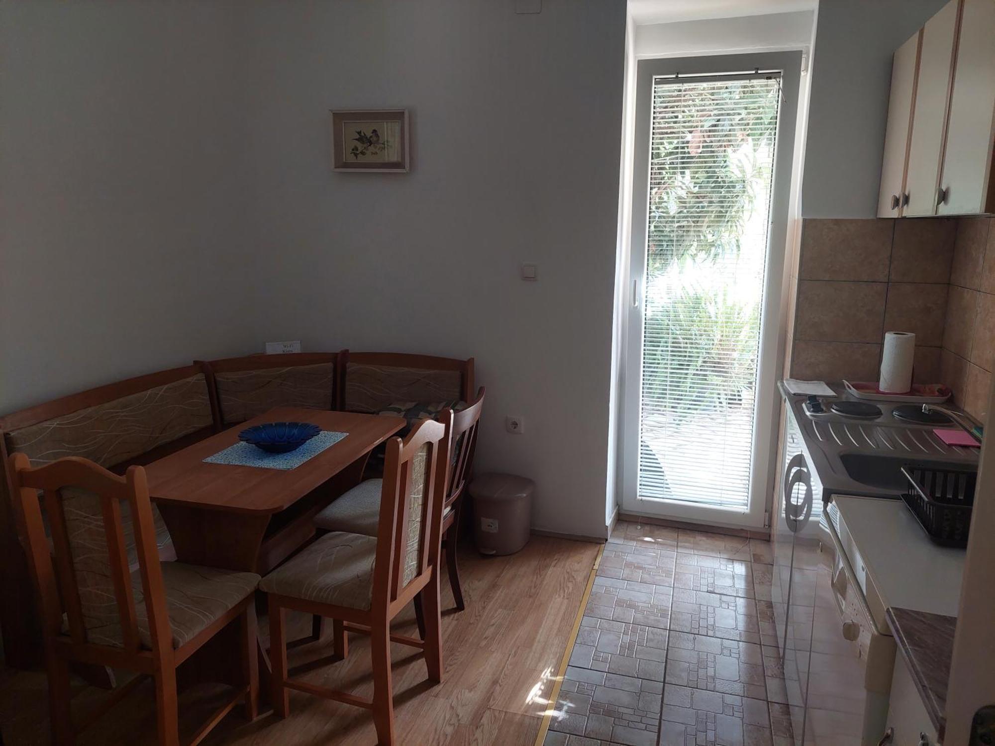 Kjara Apartments Тиват Екстериор снимка