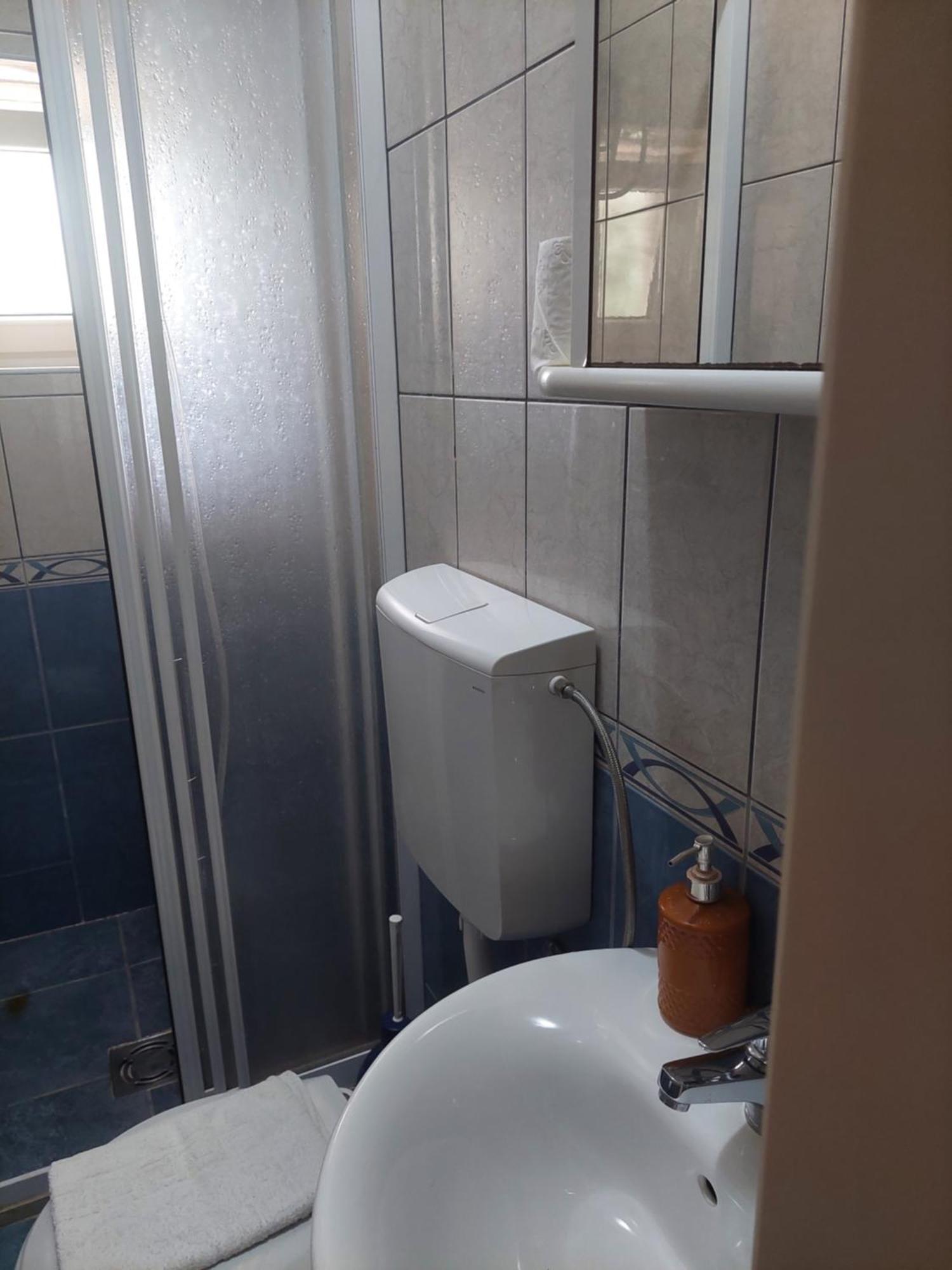Kjara Apartments Тиват Екстериор снимка