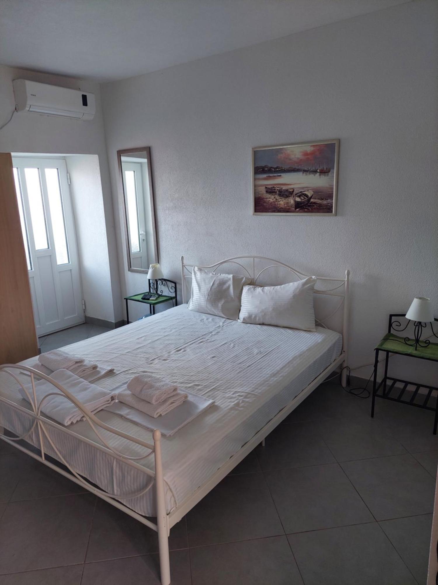 Kjara Apartments Тиват Екстериор снимка