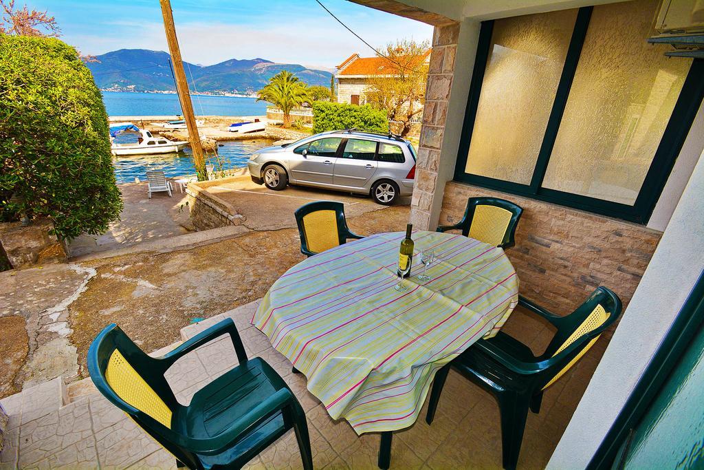 Kjara Apartments Тиват Екстериор снимка