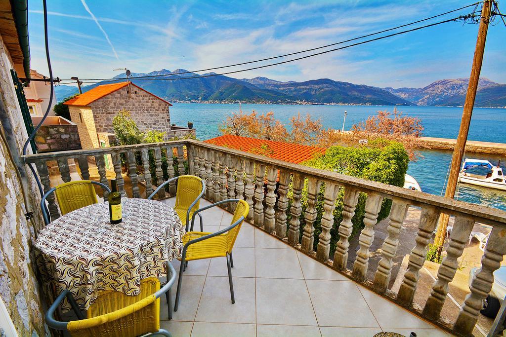 Kjara Apartments Тиват Екстериор снимка