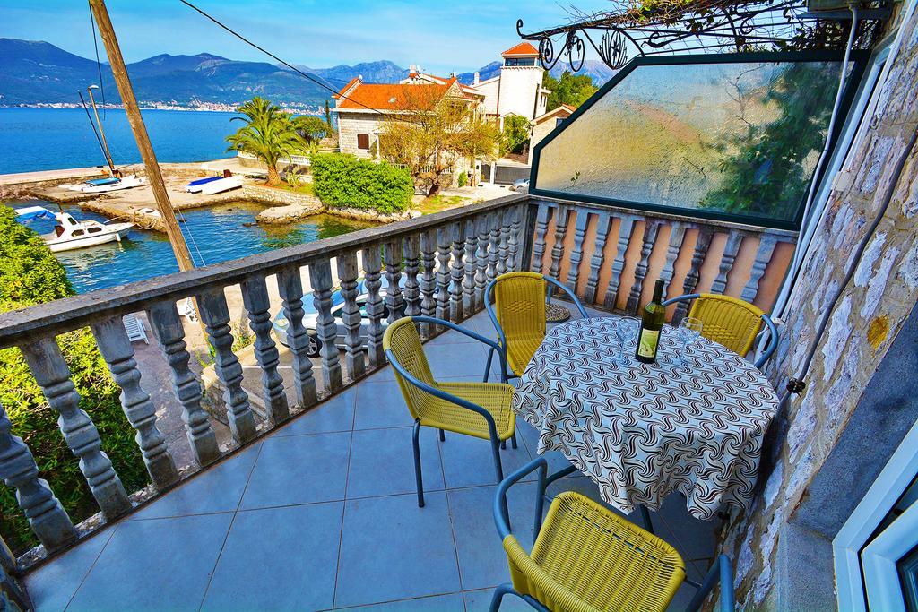 Kjara Apartments Тиват Екстериор снимка