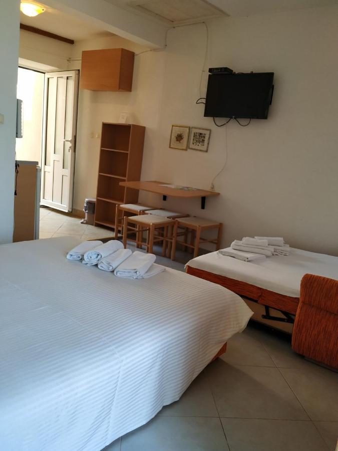 Kjara Apartments Тиват Екстериор снимка